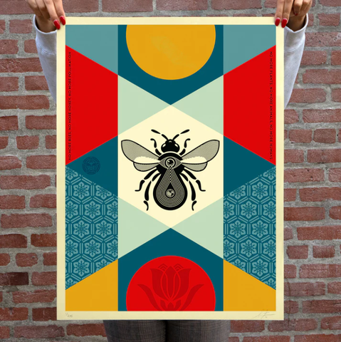 Bee Geometric RED