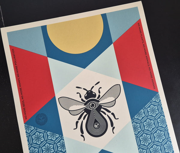 Bee Geometric RED