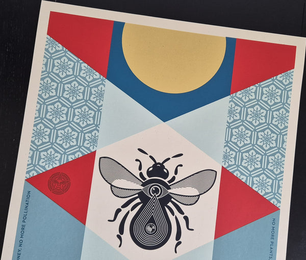 Bee Geometric BLUE